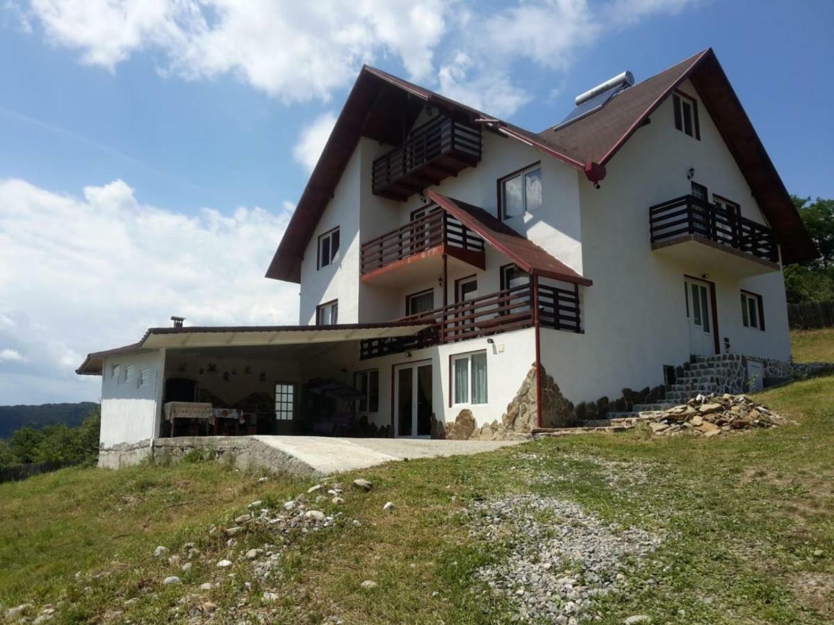 Ferienwohnung La Curtea Argeseana Valea Iasului Exterior foto