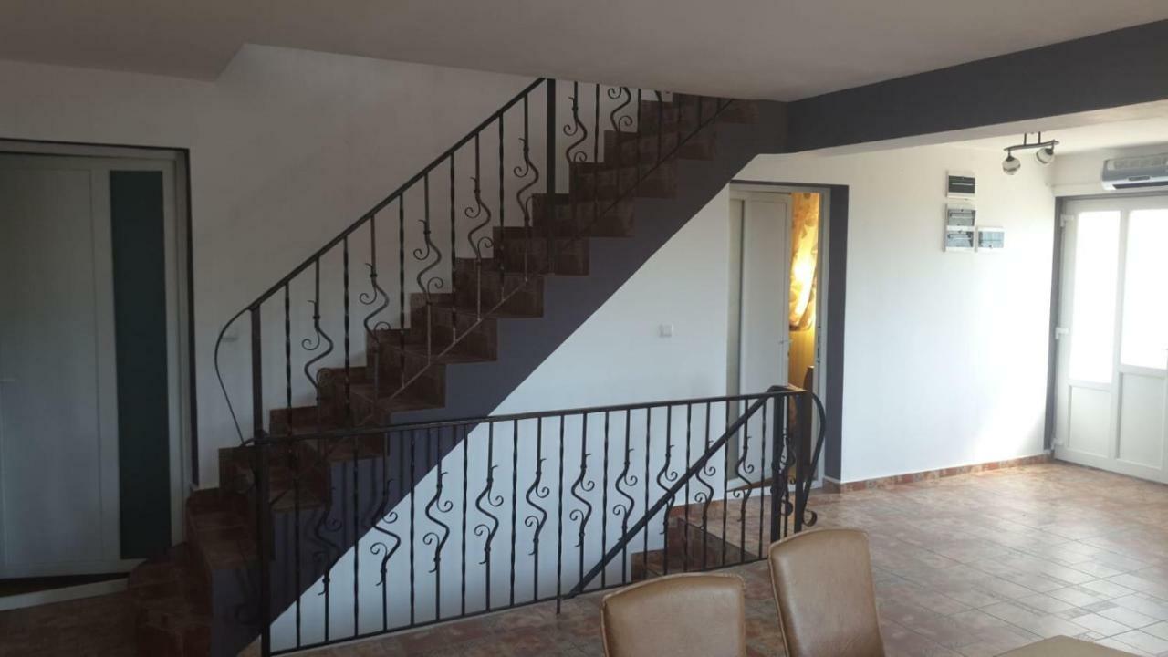 Ferienwohnung La Curtea Argeseana Valea Iasului Exterior foto